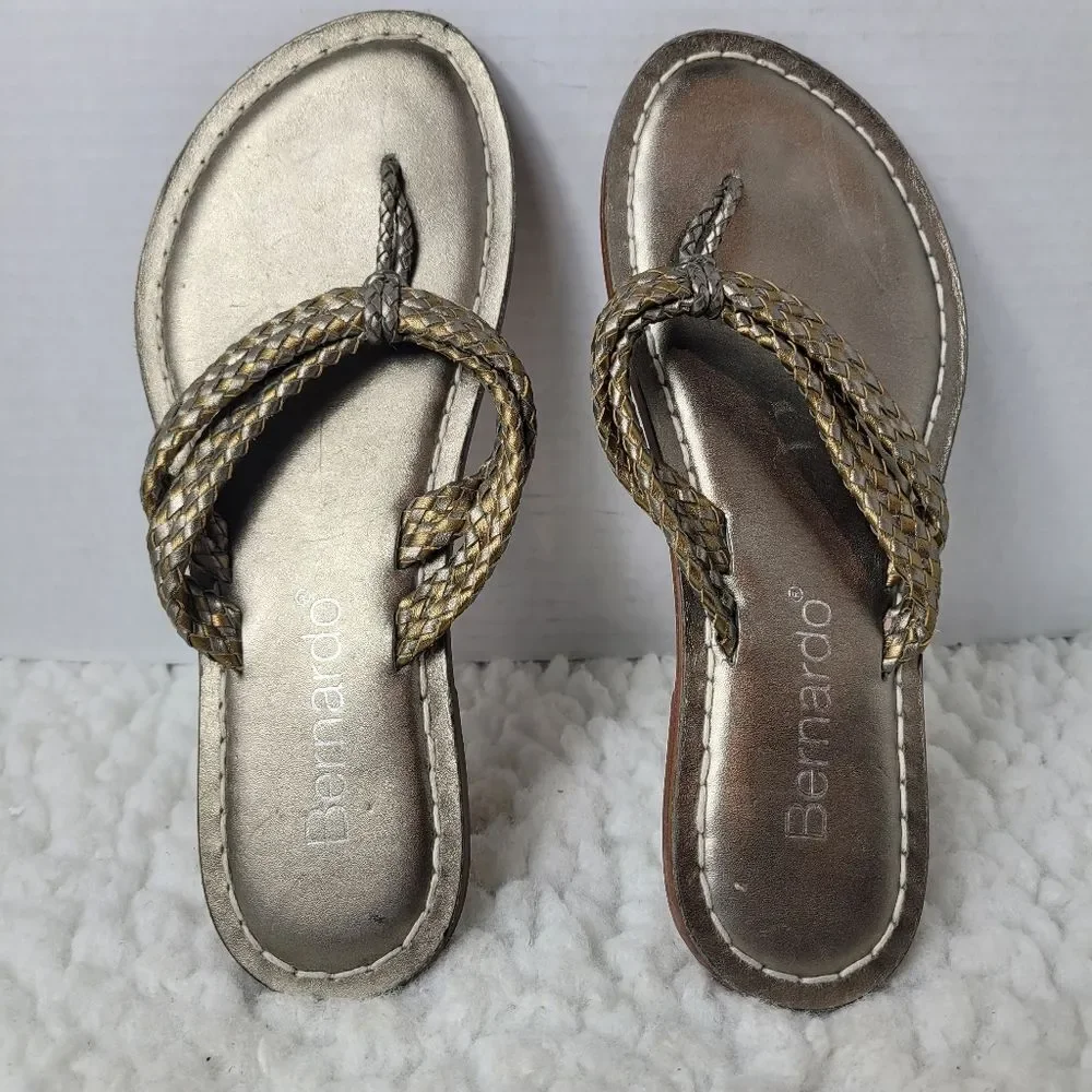 Bernardo Miami Womens Beach Sandal Size Metallic Leather Thong Braided Straps